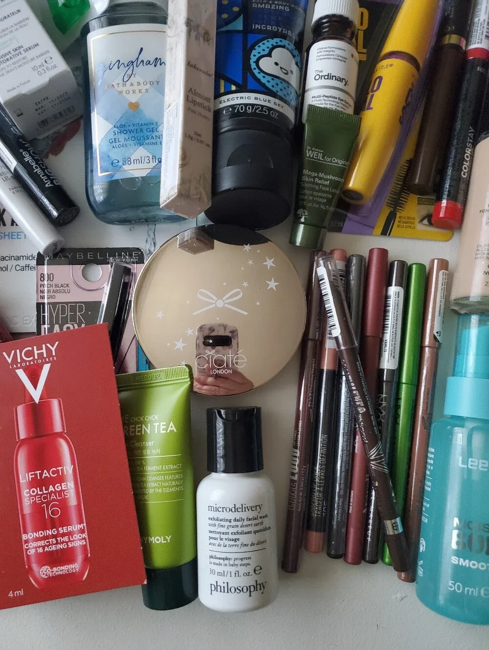 Bundle, Makeup & Skincare - Picture 4 of 9